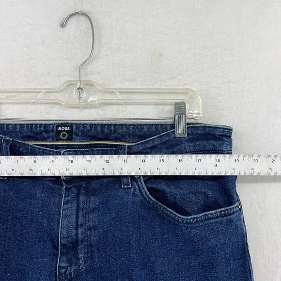 Hugo Boss Jeans Mens 38 Blue Regular Fit Dark Wash Denim Zip Fly Straight Fit - Picture 3 of 12